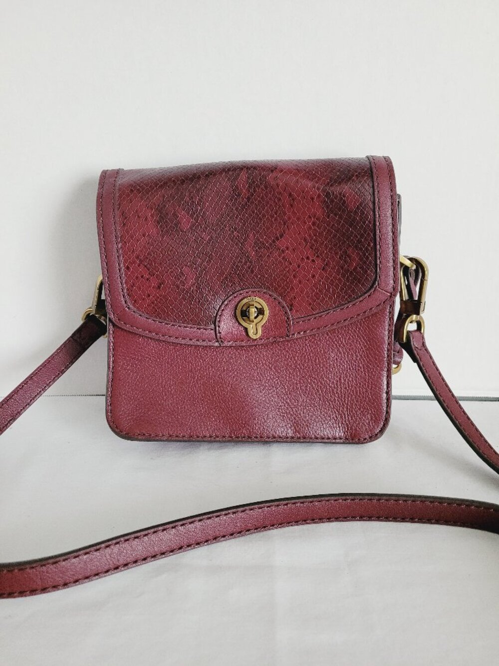 FOSSIL Leather Ainsley Python / Croc Crossbody Burgundy Leather